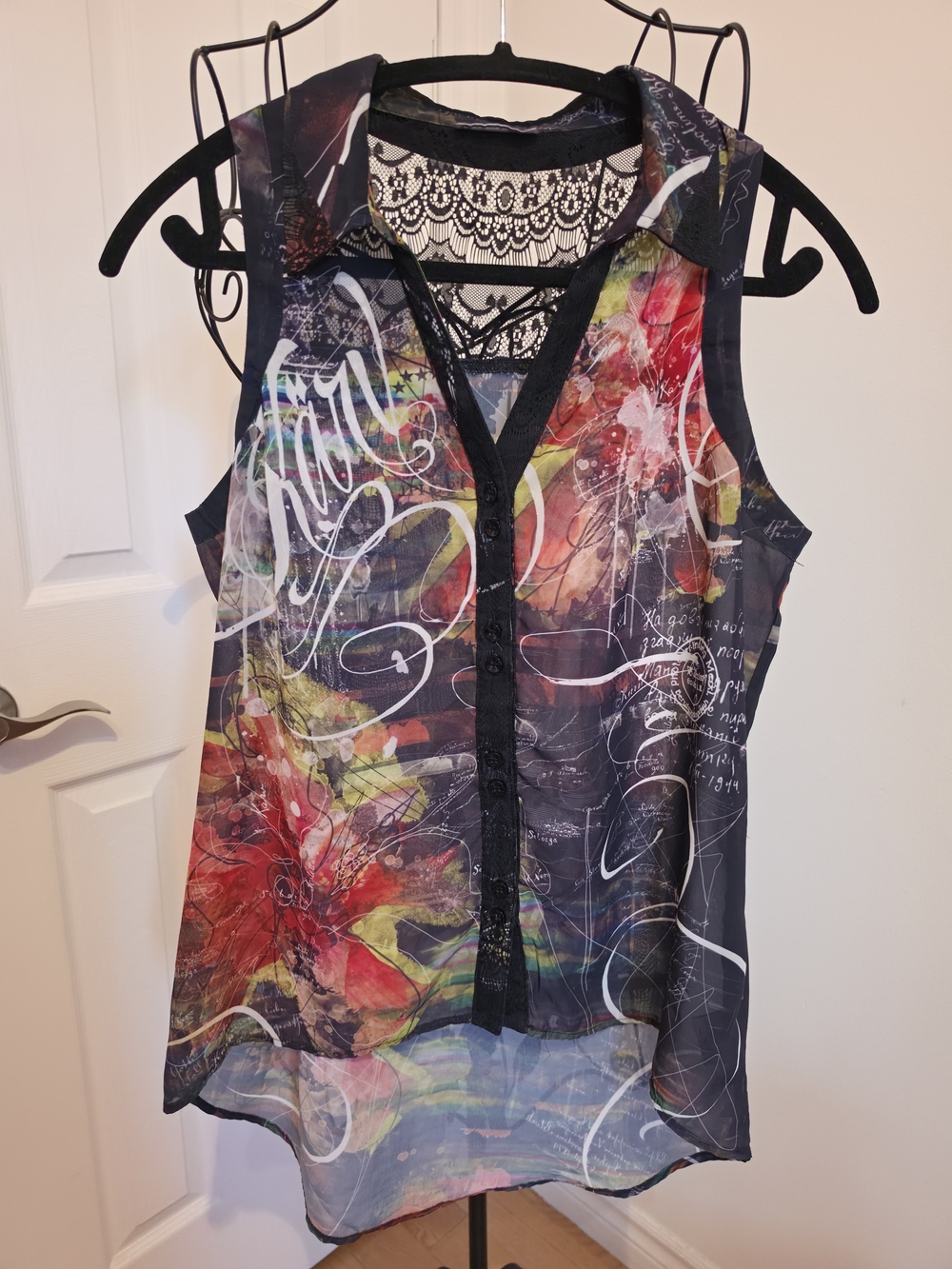 Sleeveless‎ Lace-Back Multicolor Sheer High Low Top